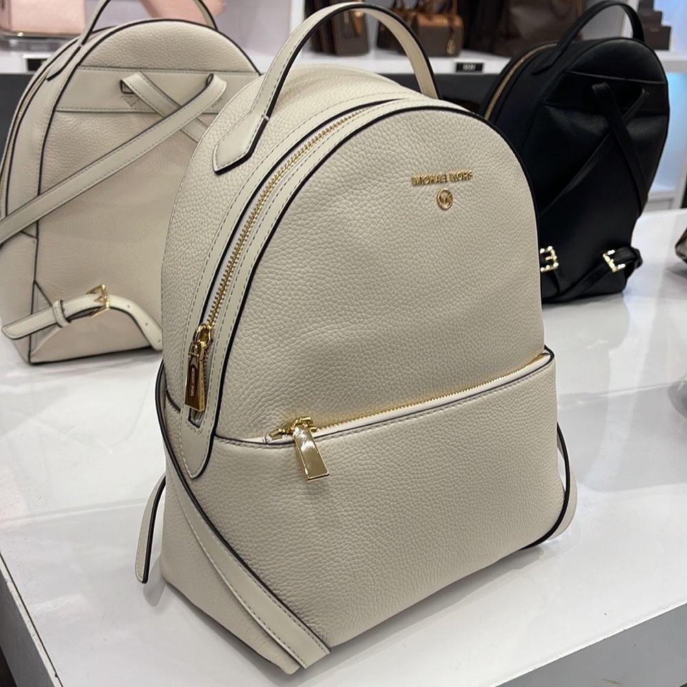 Michael Kors Women's Valerie Medium Pebbled Leather Backpack
NWT - Picture 2 of 16
